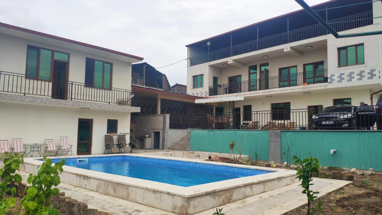 Apex Rest House Of 10 Rooms And Pool Ereván Exterior foto